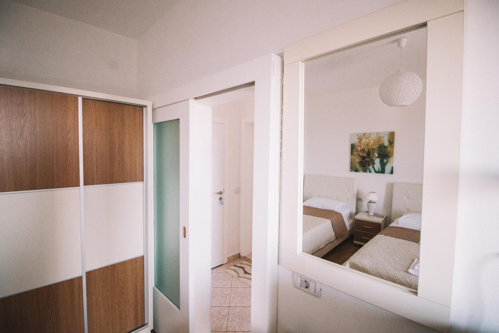 Apartments Hollaj Ulcinj Eksteriør billede